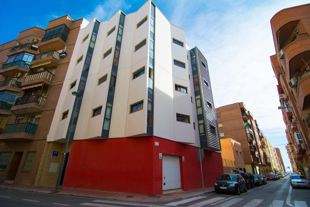 Apartamentos 16:9 Playa Suites Almería Exterior photo